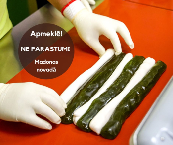 Lielāks foto